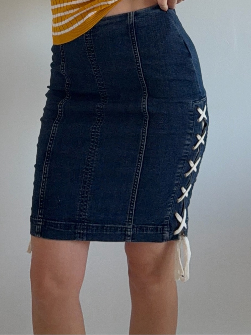 Free People Lace Up Side Denim Mini Skirt Size 2 Blue Jean Bodycon Boho y2k 90s